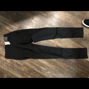Black skinny Levi jeans